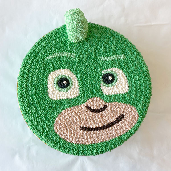 Hand-Piped Buttercream Character Cake - Image 3