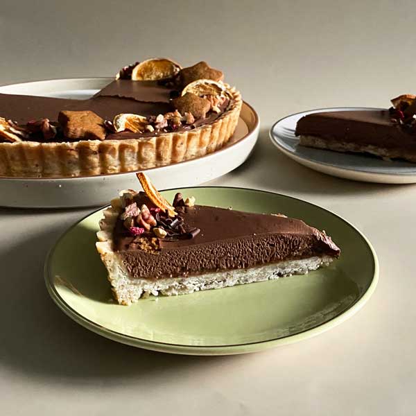 Chocolate Pecan Praline Shortbread Tart